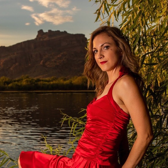 Meet your Posher Jenny! - Picture 5 of 5